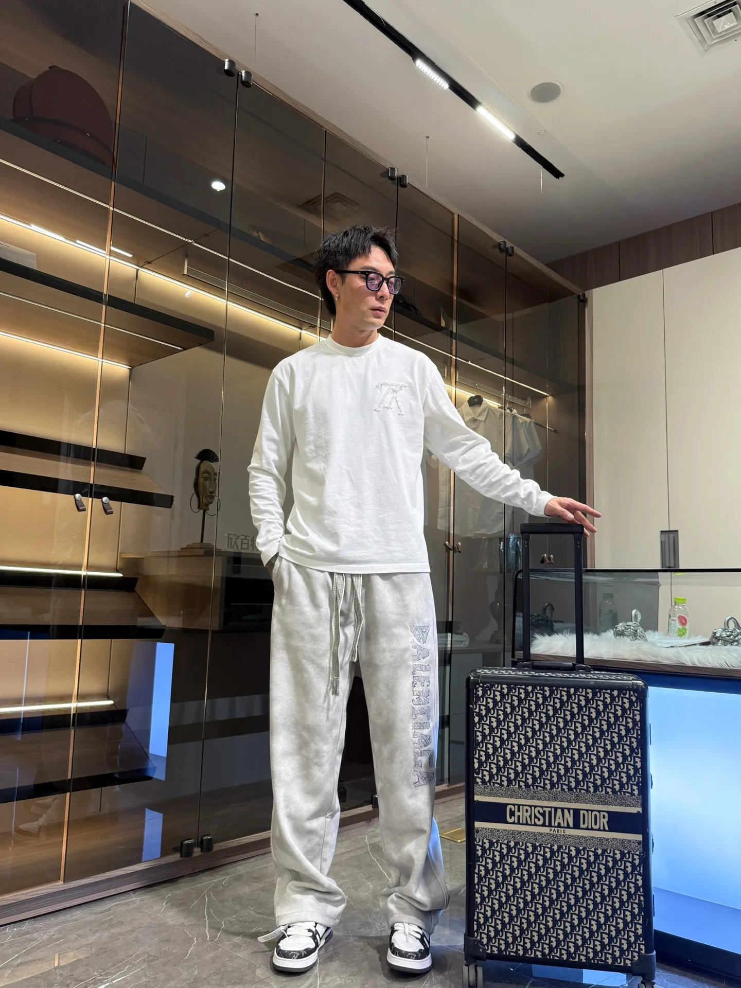Balenciaga 🆕2026 Autumn and Winter New Arrival Casual Pants! The official website will be released simultaneously. Brand Classic LOGO casual pants, customized fabrics, excellent comfort and strong touch. Highly recognisable, perfect appearance and craftsmanship. Size:M-3XL